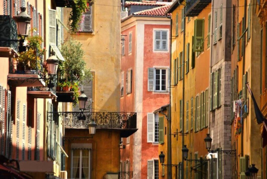 Apartment A Louer Au Coeur Du Carre D Or A Nice, Rue Dalpozzo A 150 Metres Des Plages *